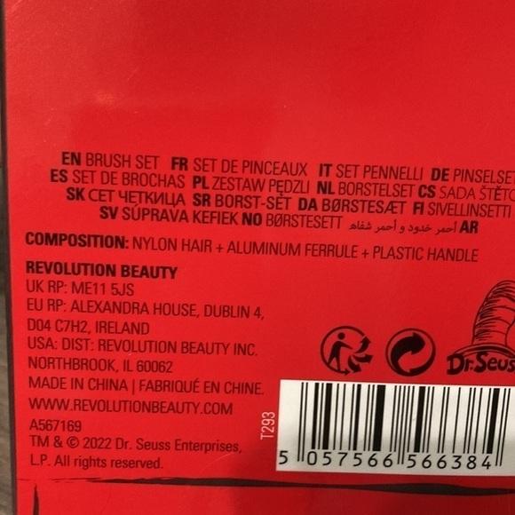 REVOLUTION X Dr. Seuss THING 1 & THING 2 MAKE UP BRUSH SET - Picture 6 of 8
